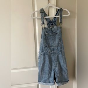 EUC GAP Denim Overalls Shorts Size Medium